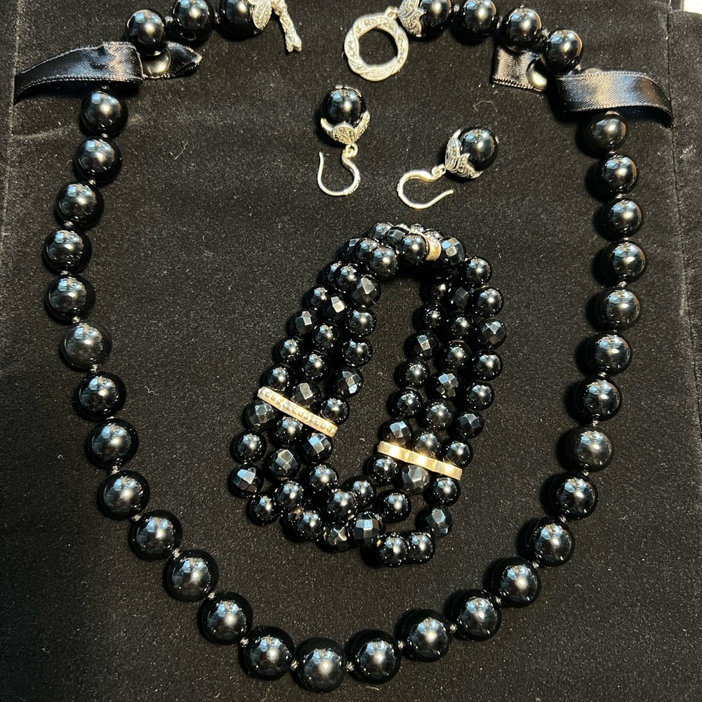 Vintage Black Onyx jewelry set. Necklace 19” long, bracelets, earrings 925 China